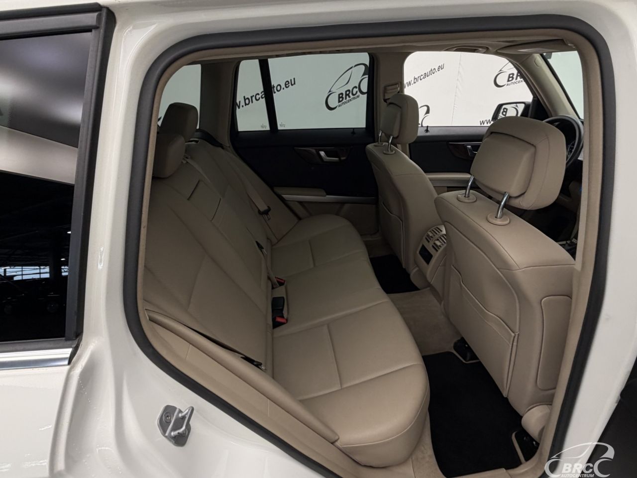 Mercedes-Benz GLK350 | 9