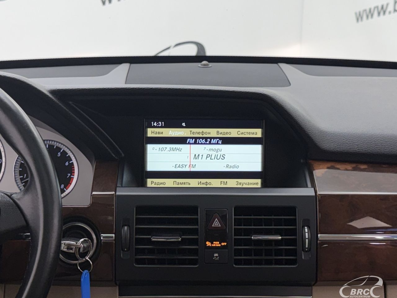 Mercedes-Benz GLK350 | 14