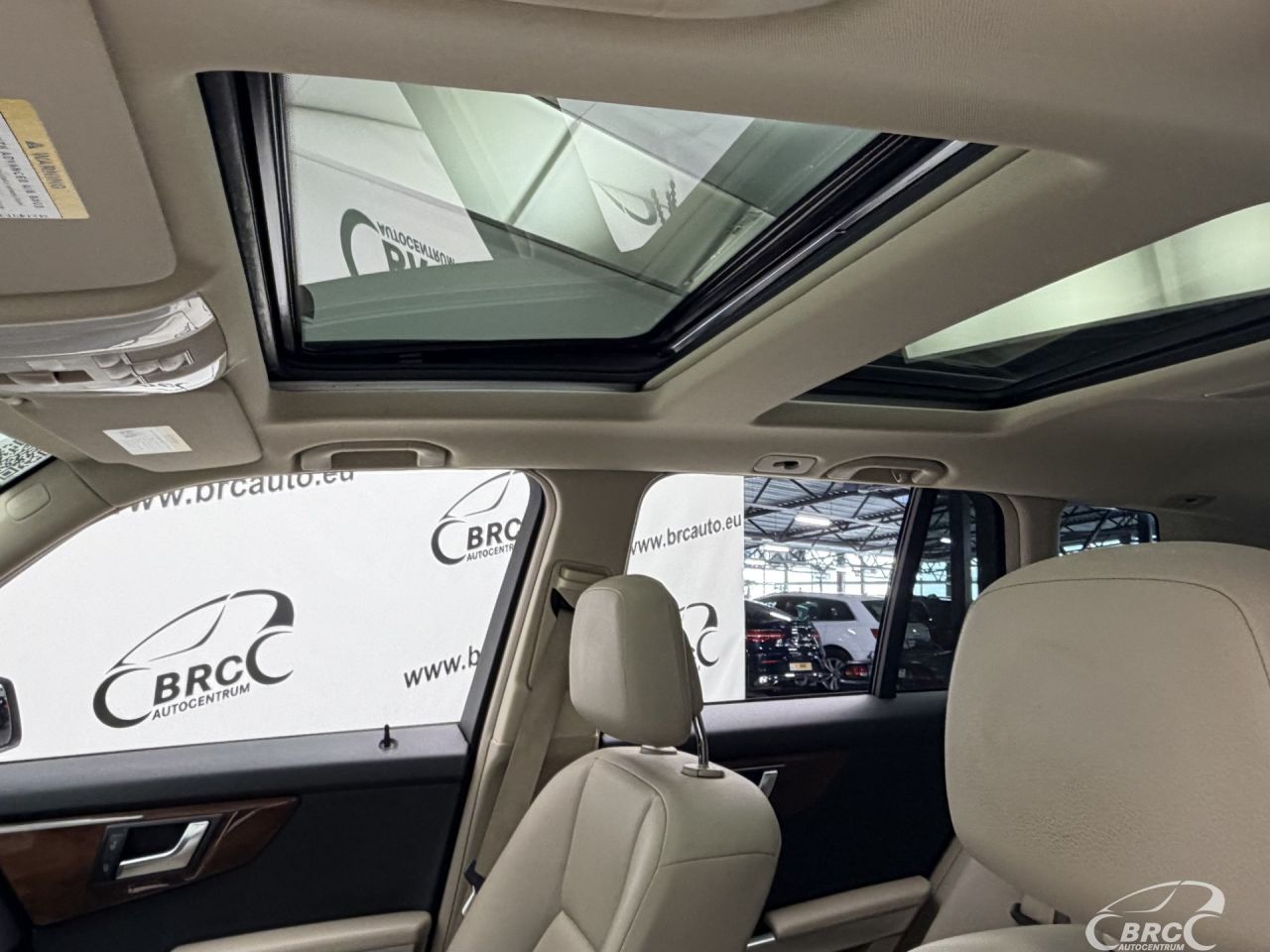 Mercedes-Benz GLK350 | 24