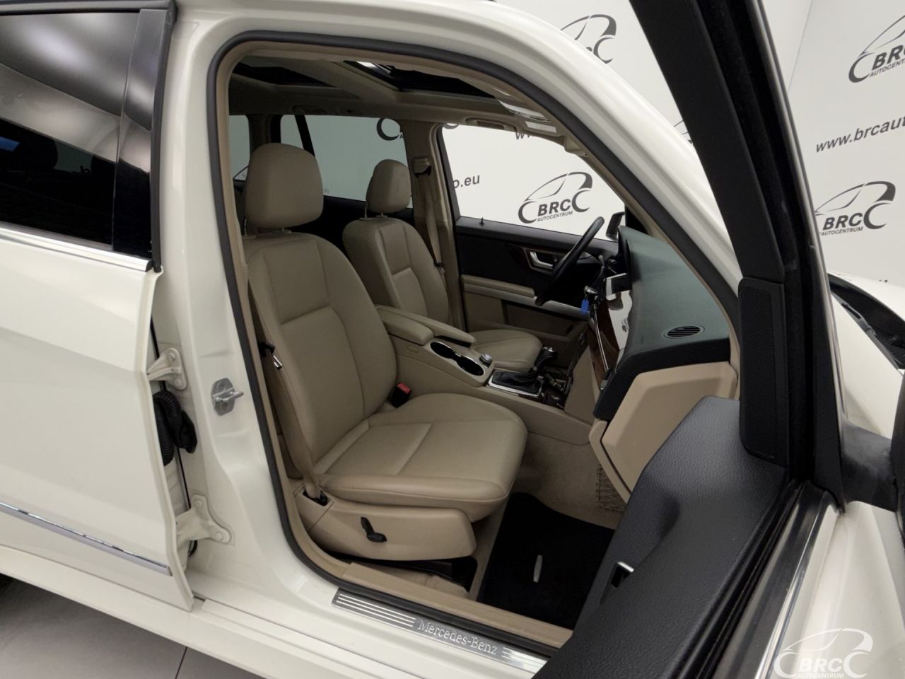 Mercedes-Benz GLK350 | 6