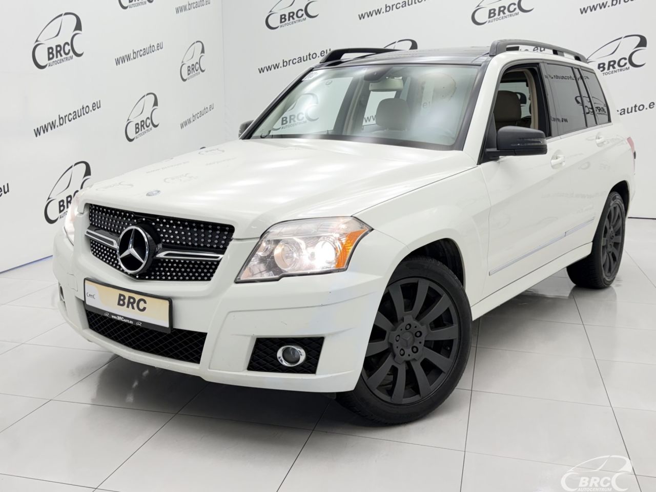 Mercedes-Benz GLK350 | 40