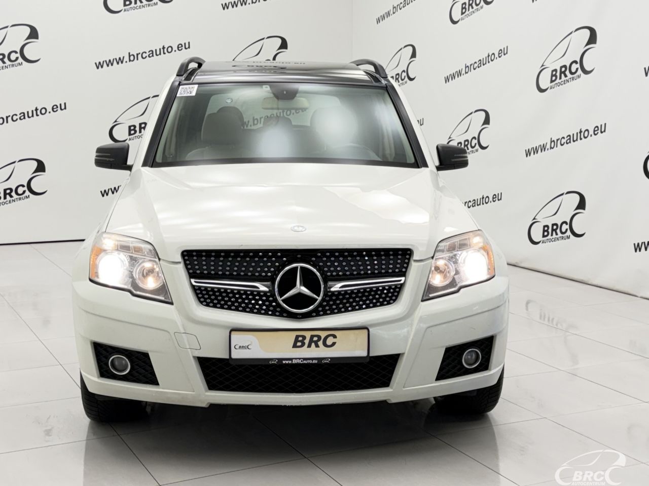 Mercedes-Benz GLK350 | 42