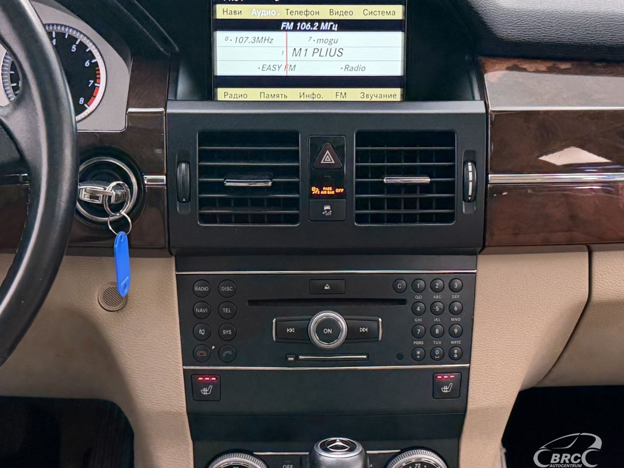 Mercedes-Benz GLK350 | 15