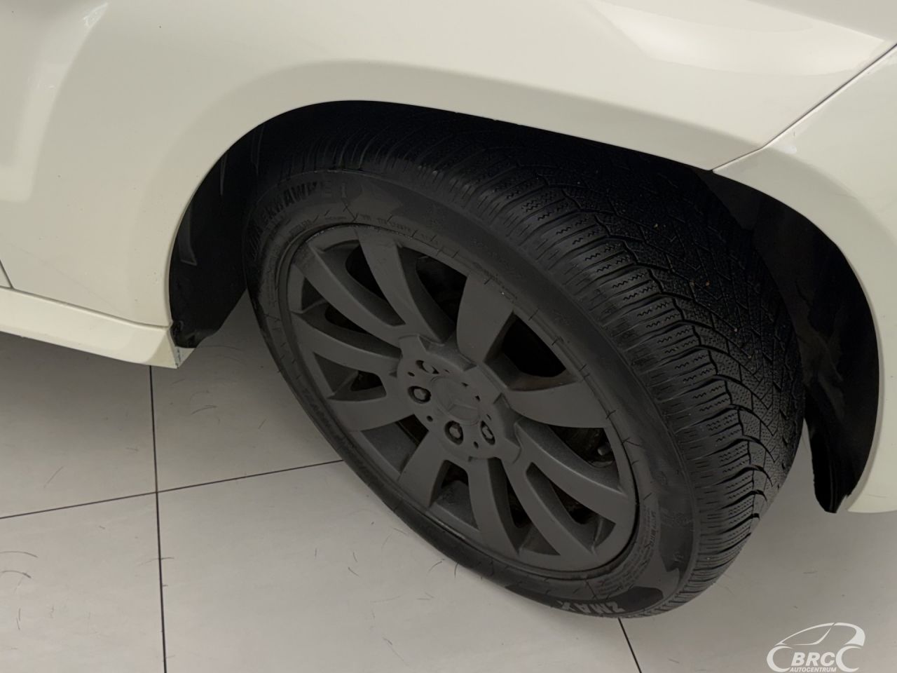 Mercedes-Benz GLK350 | 36