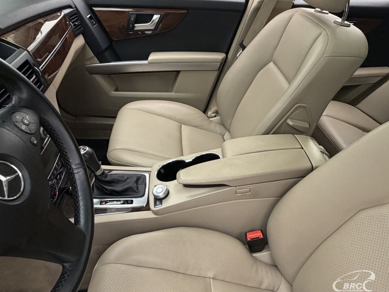 Mercedes-Benz GLK350 | 23