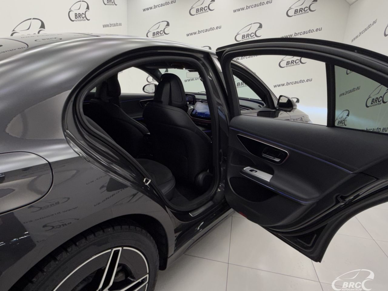 Mercedes-Benz E220 | 12