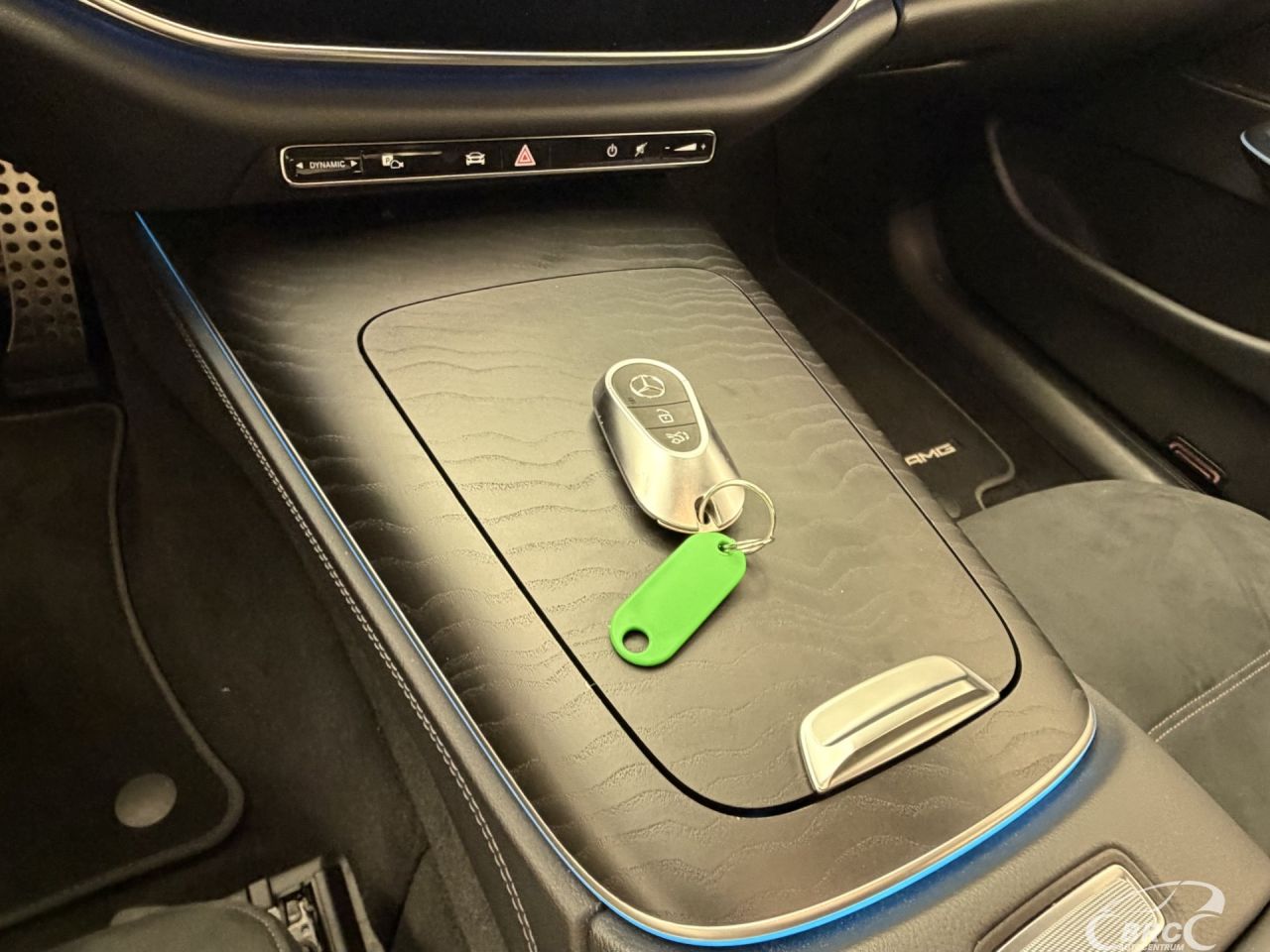 Mercedes-Benz E220 | 24