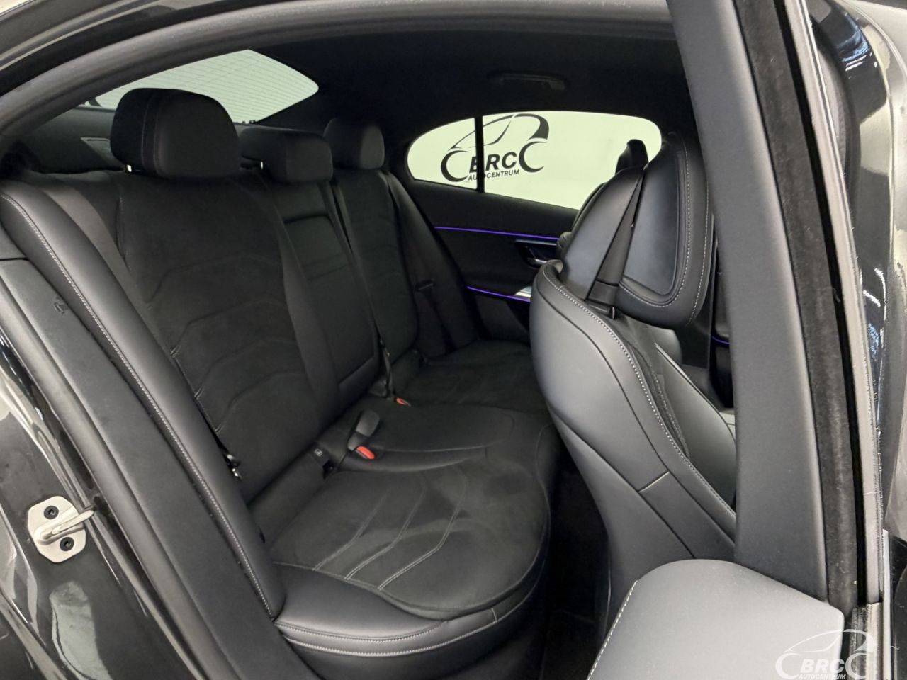 Mercedes-Benz E220 | 11