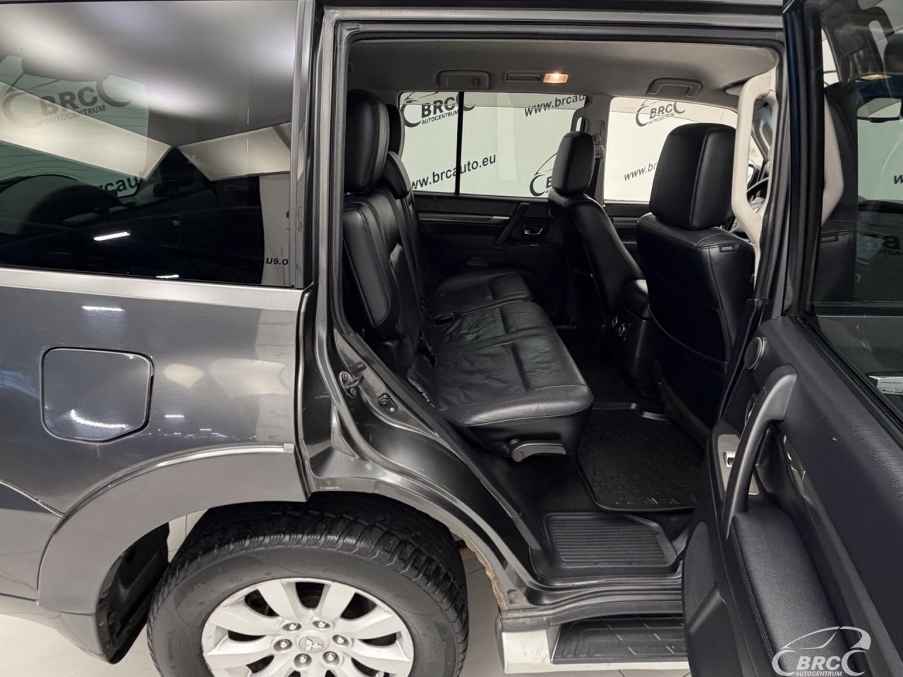 Mitsubishi Pajero | 8