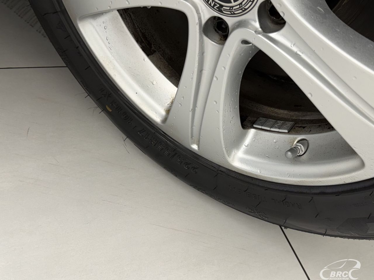 Mercedes-Benz E220 | 44