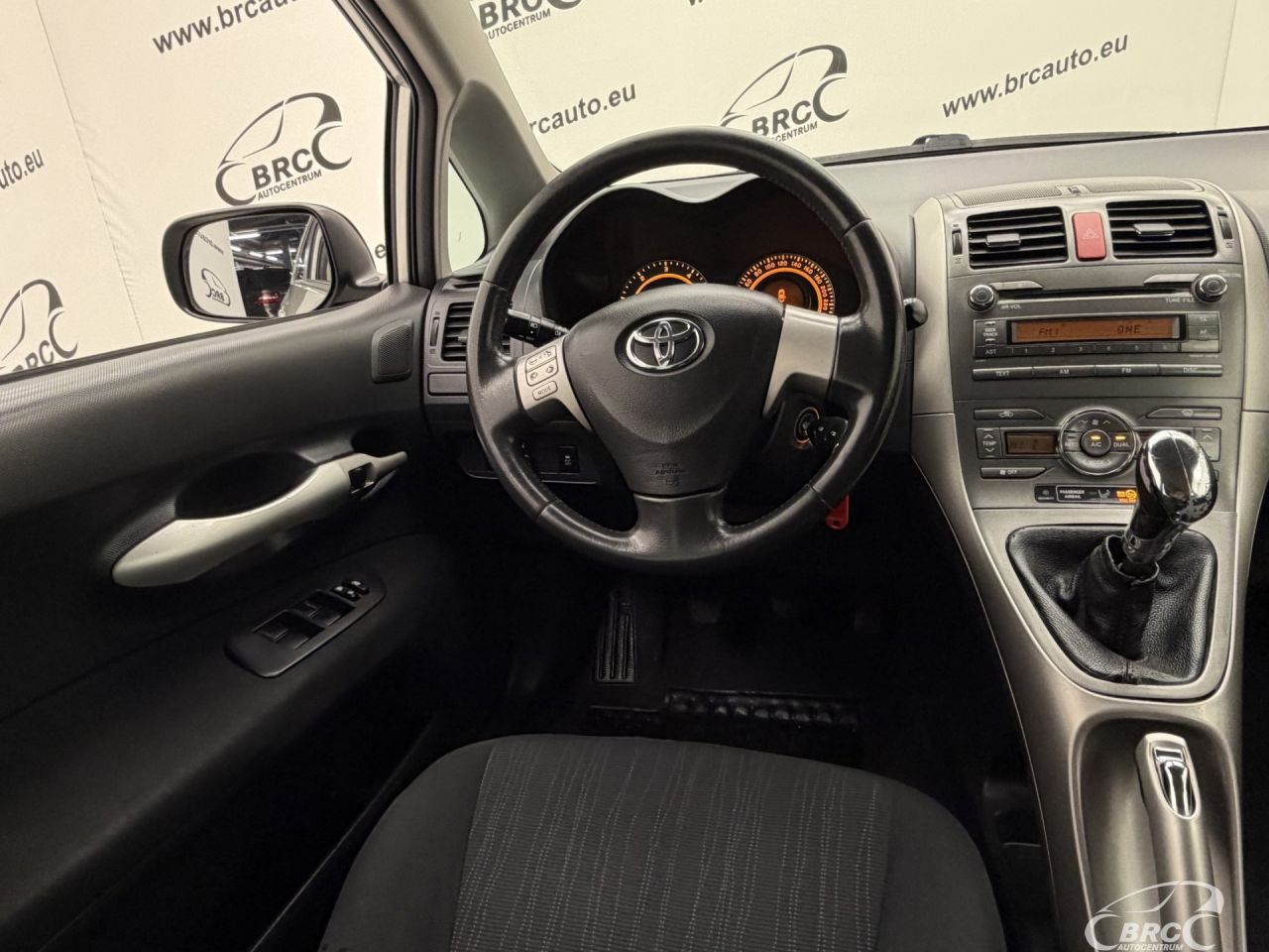 Toyota Auris | 12