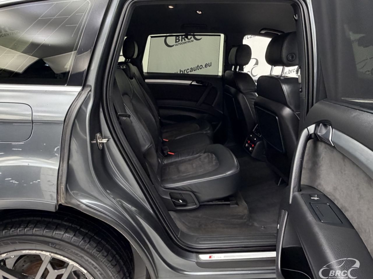 Audi Q7 | 11
