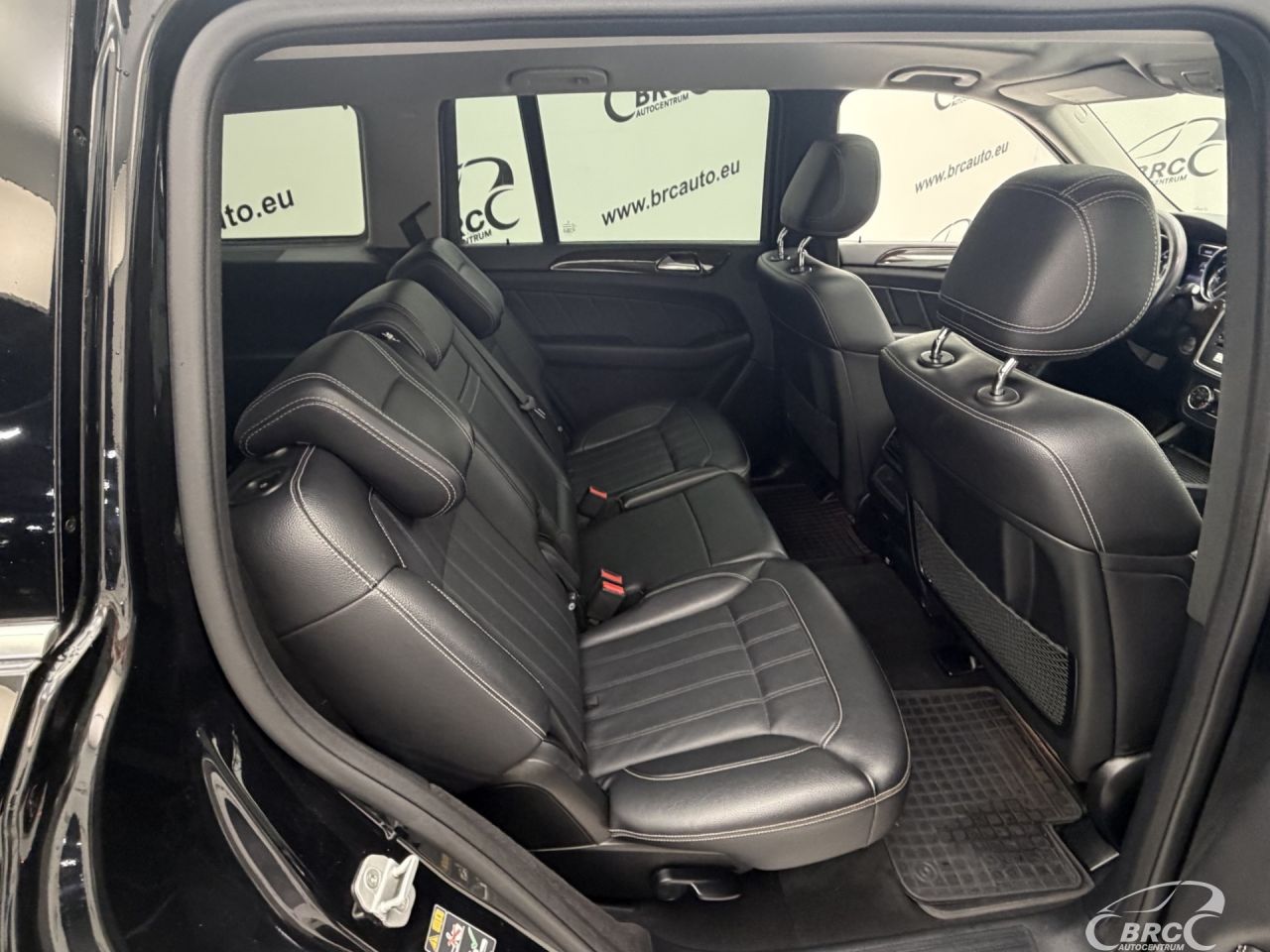 Mercedes-Benz GL350 | 10