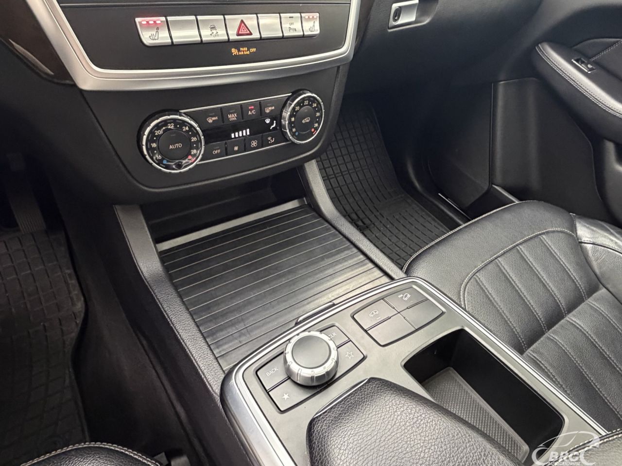 Mercedes-Benz GL350 | 29