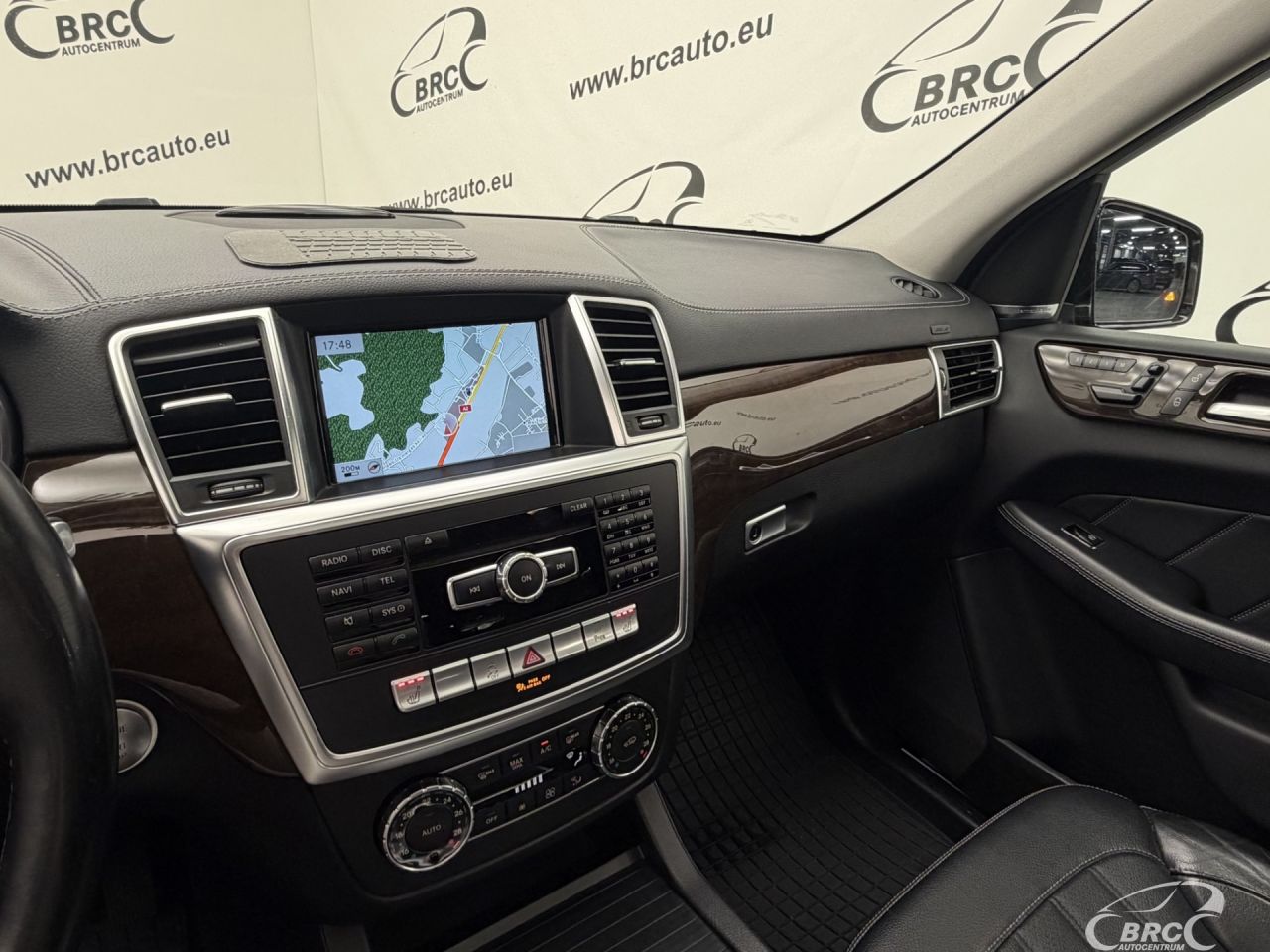 Mercedes-Benz GL350 | 30