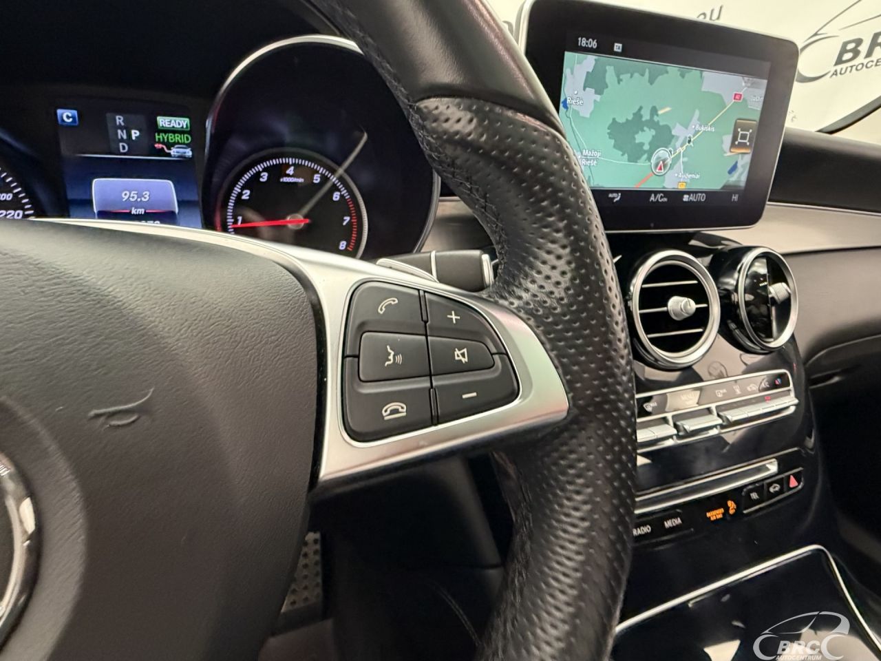 Mercedes-Benz GLC350 | 28