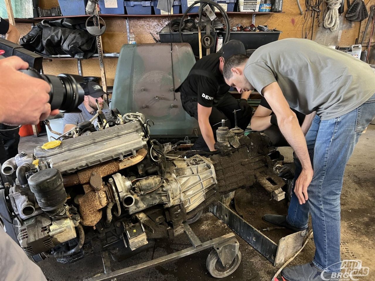 Land Rover Defender | 53