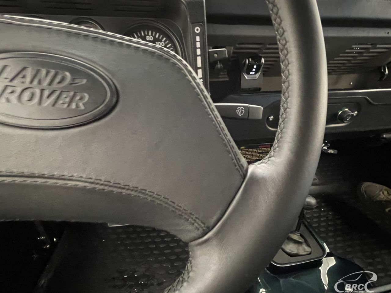 Land Rover Defender | 35