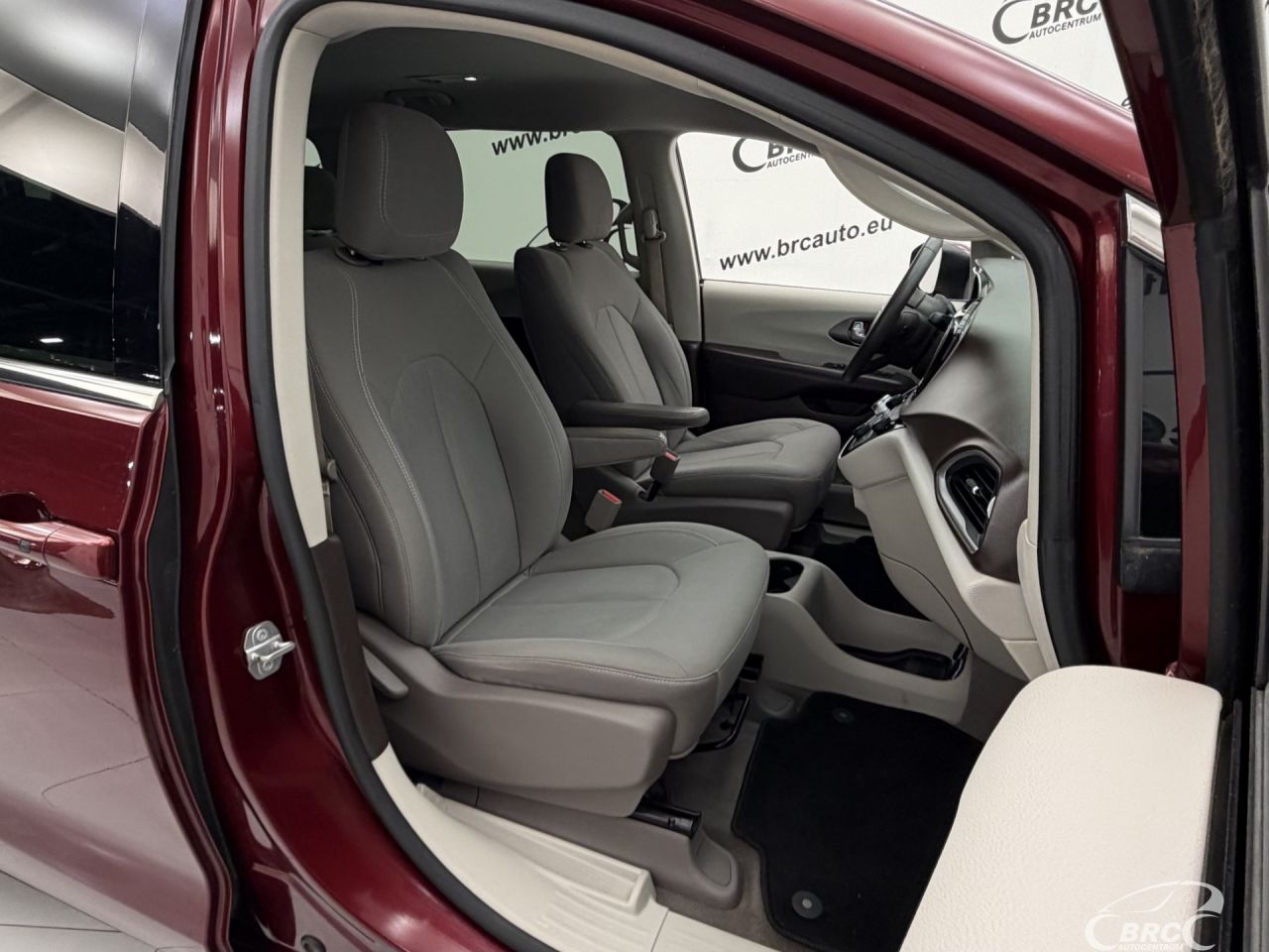 Chrysler Pacifica | 6