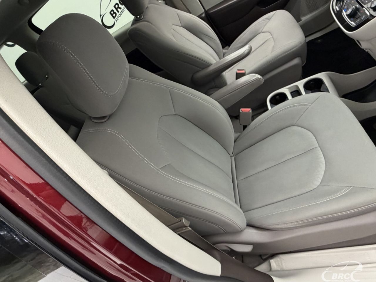 Chrysler Pacifica | 4