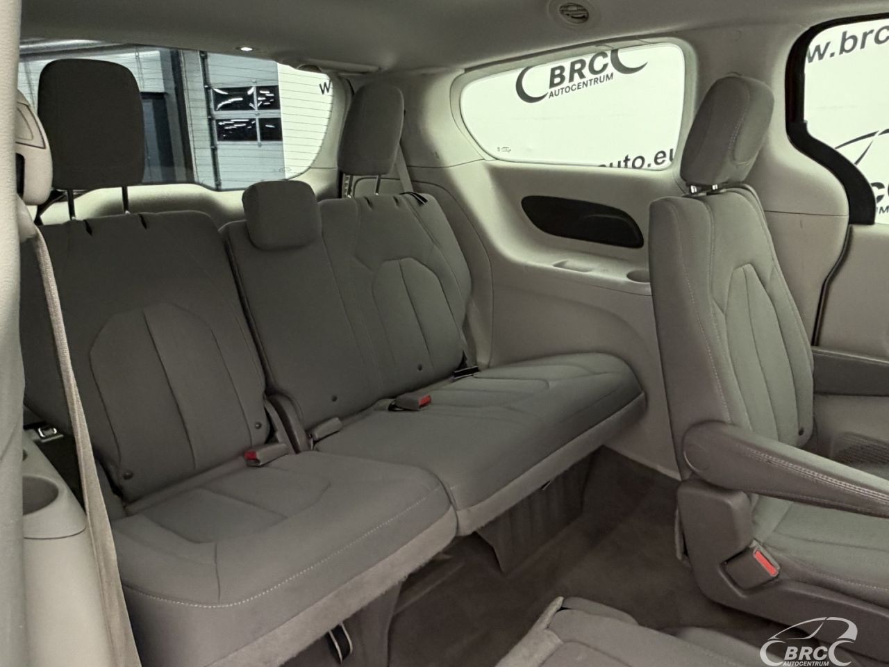 Chrysler Pacifica | 12