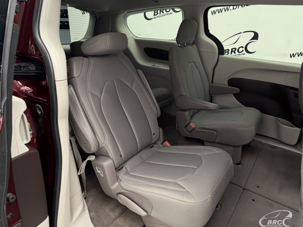 Chrysler Pacifica | 11