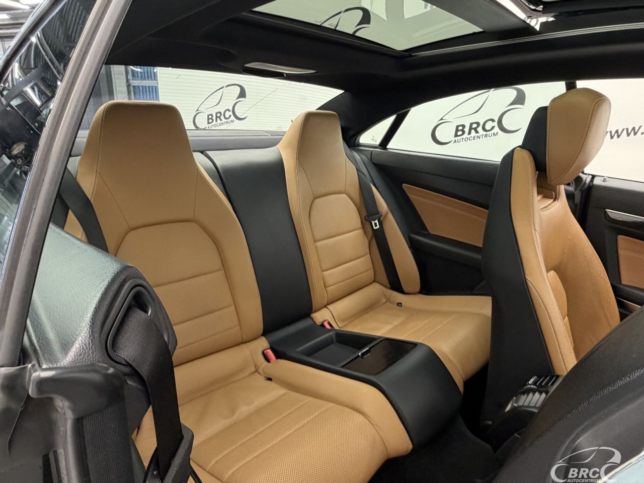 Mercedes-Benz E220 | 8