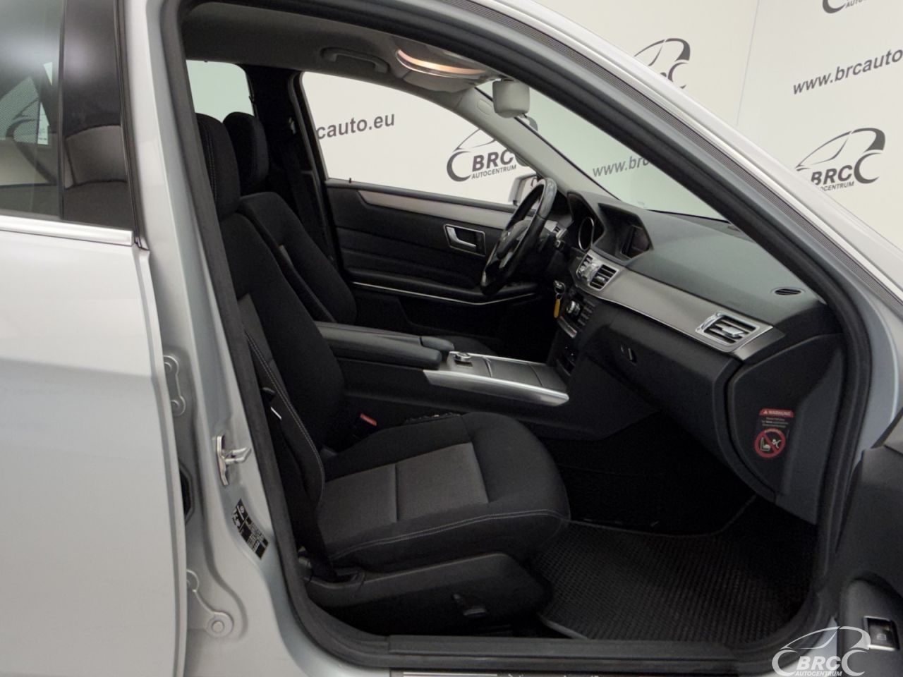 Mercedes-Benz E220 | 3