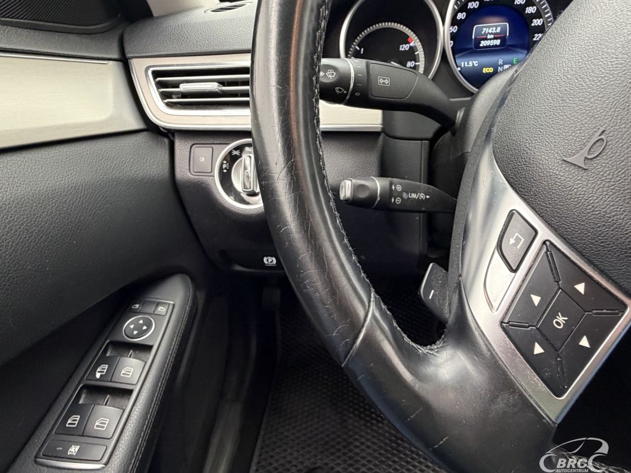 Mercedes-Benz E220 | 29