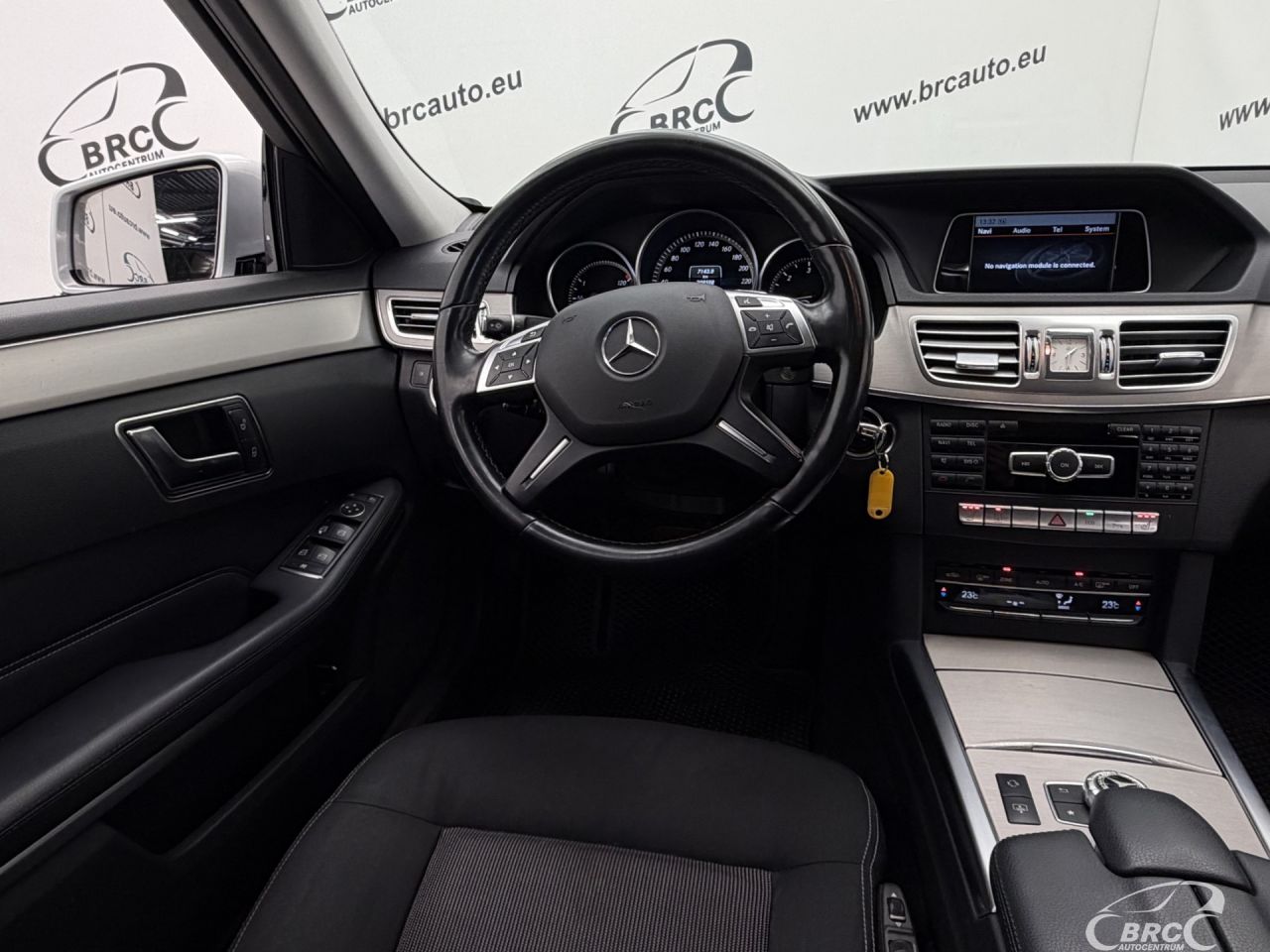 Mercedes-Benz E220 | 12