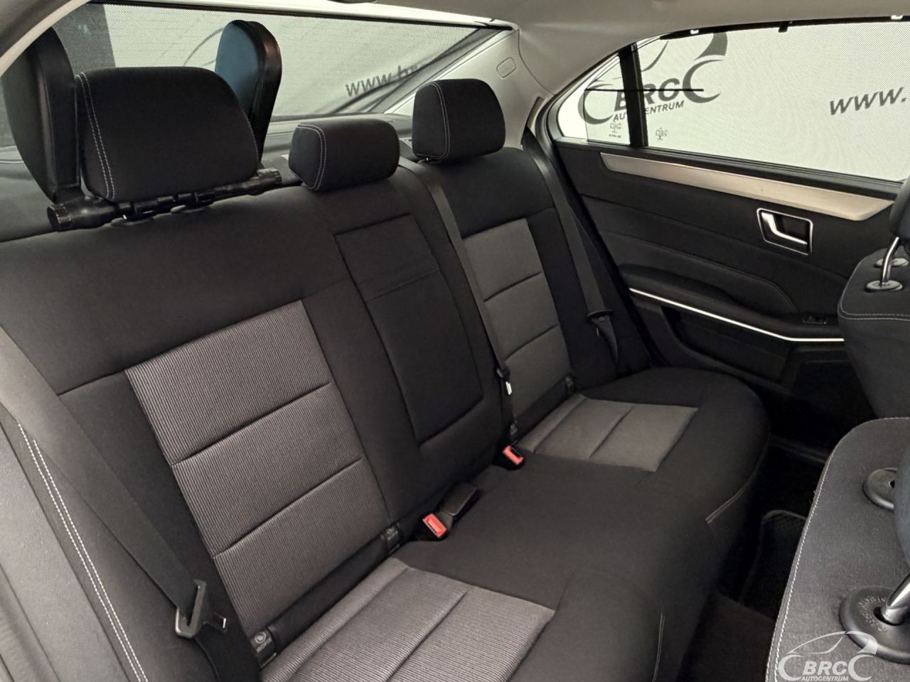 Mercedes-Benz E220 | 10