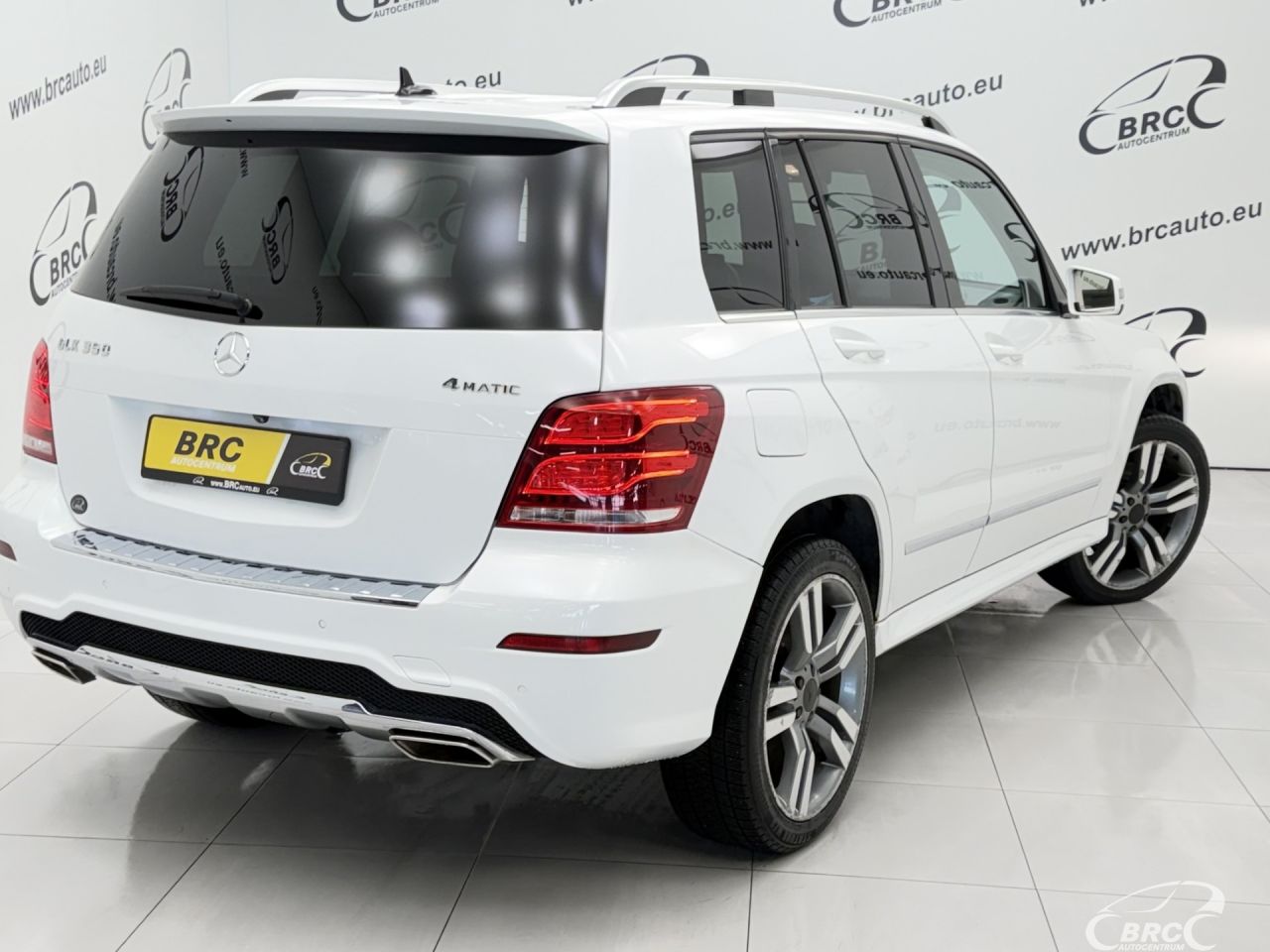 Mercedes-Benz GLK350 | 43