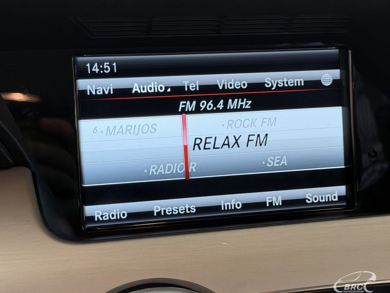 Mercedes-Benz GLK350 | 33