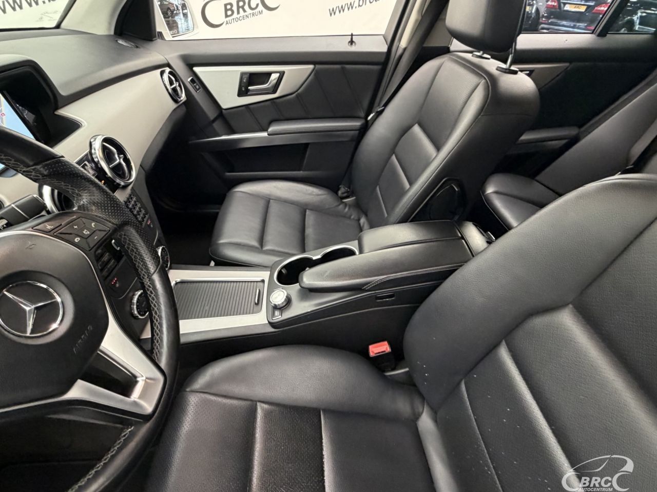 Mercedes-Benz GLK350 | 23