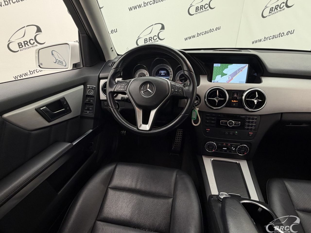 Mercedes-Benz GLK350 | 12