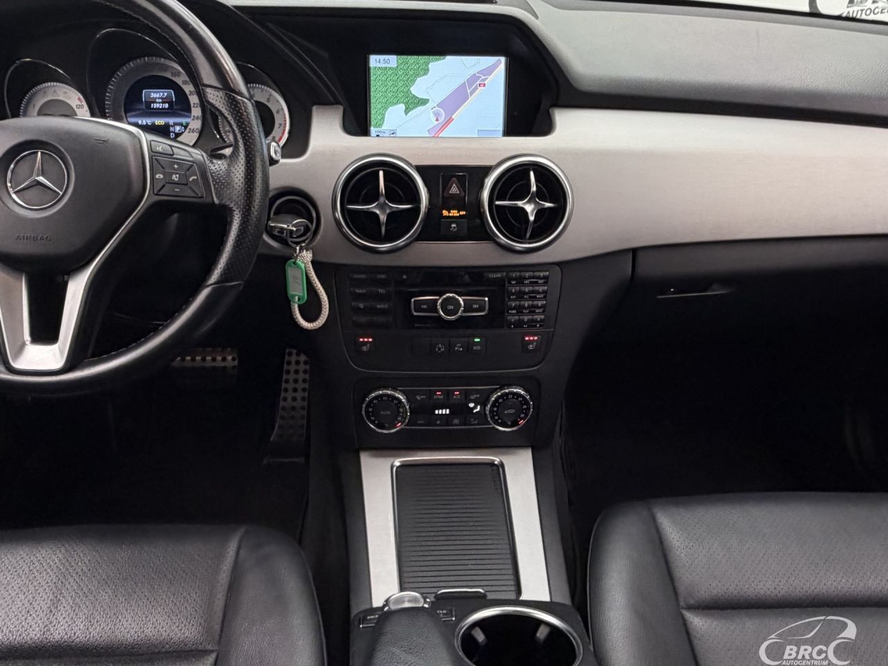 Mercedes-Benz GLK350 | 13