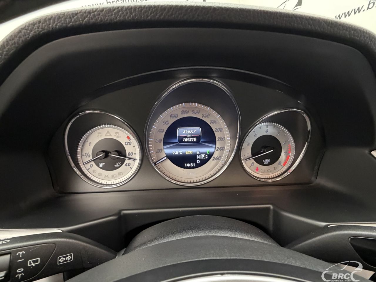 Mercedes-Benz GLK350 | 29