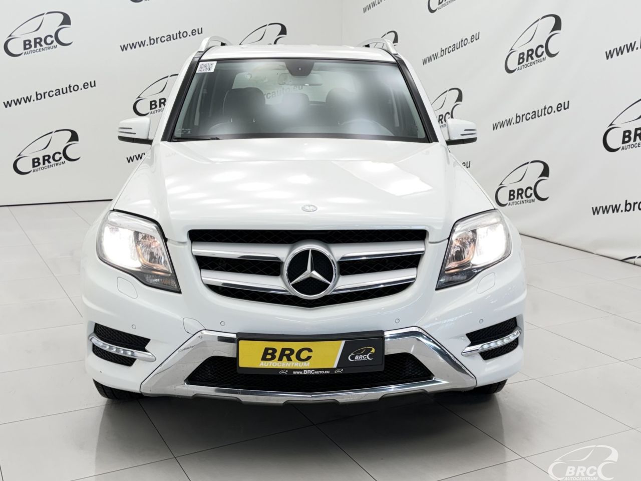 Mercedes-Benz GLK350 | 44