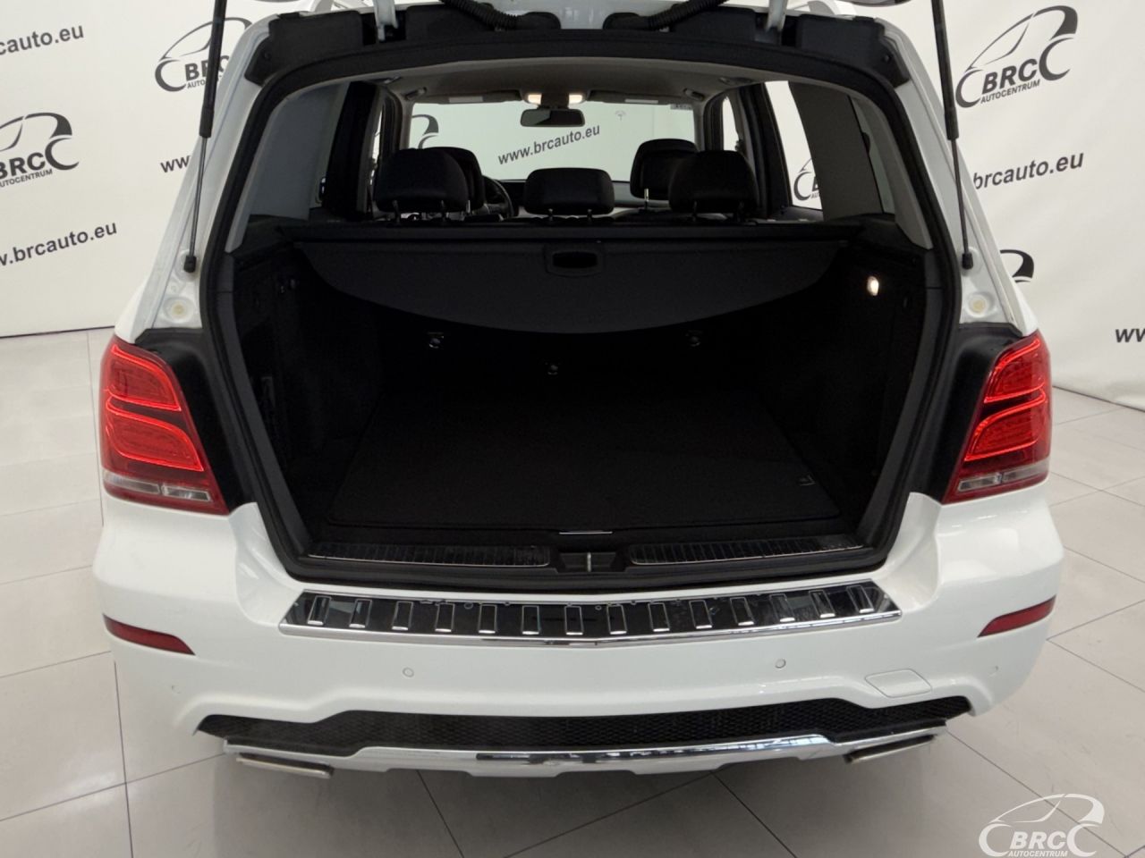 Mercedes-Benz GLK350 | 40