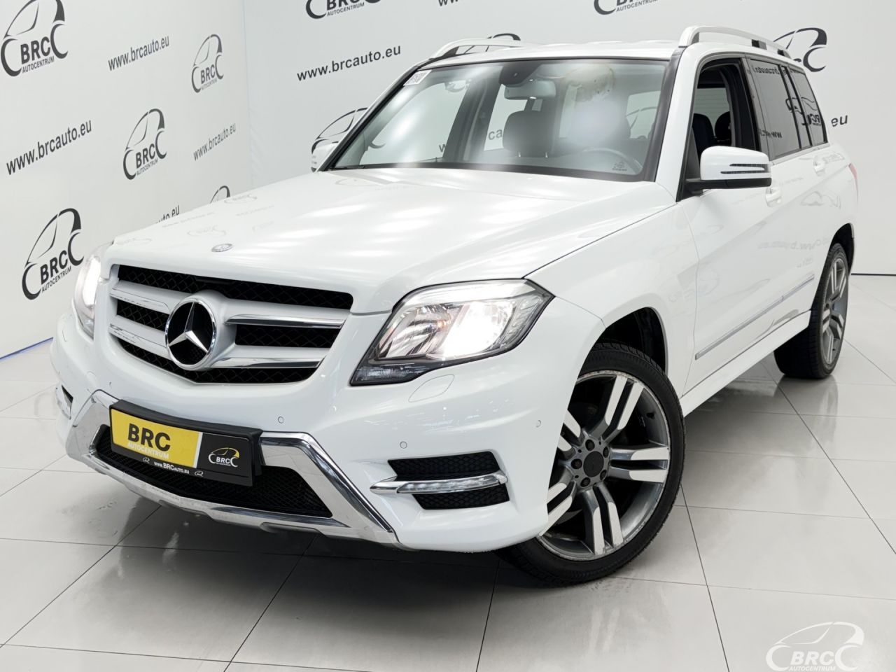 Mercedes-Benz GLK350 | 42