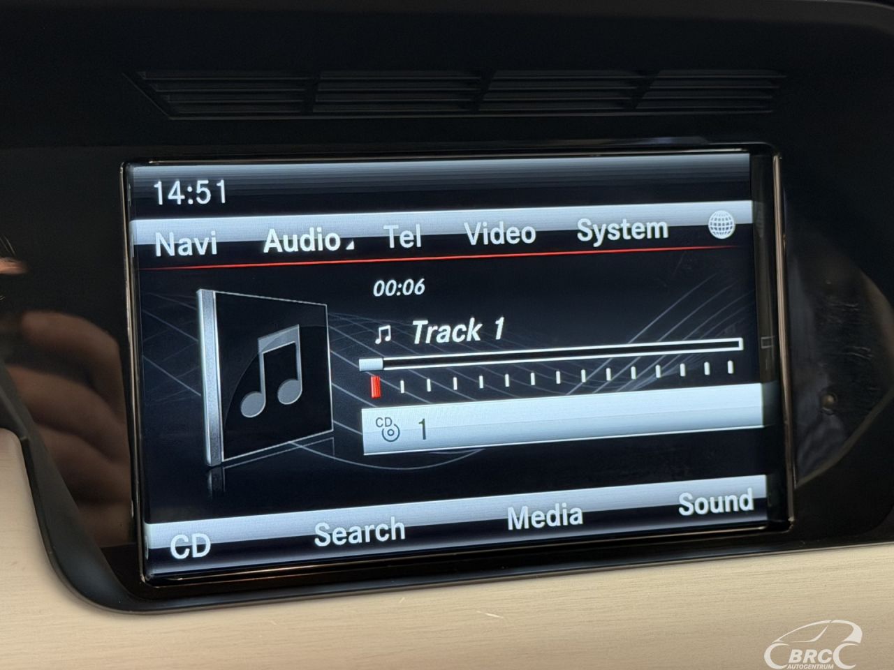 Mercedes-Benz GLK350 | 36