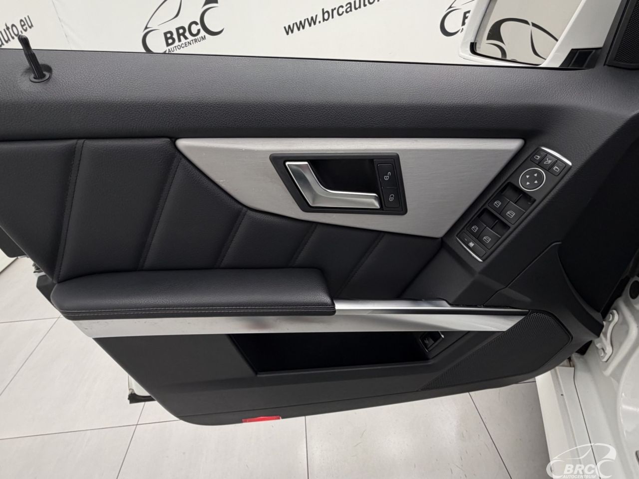 Mercedes-Benz GLK350 | 19