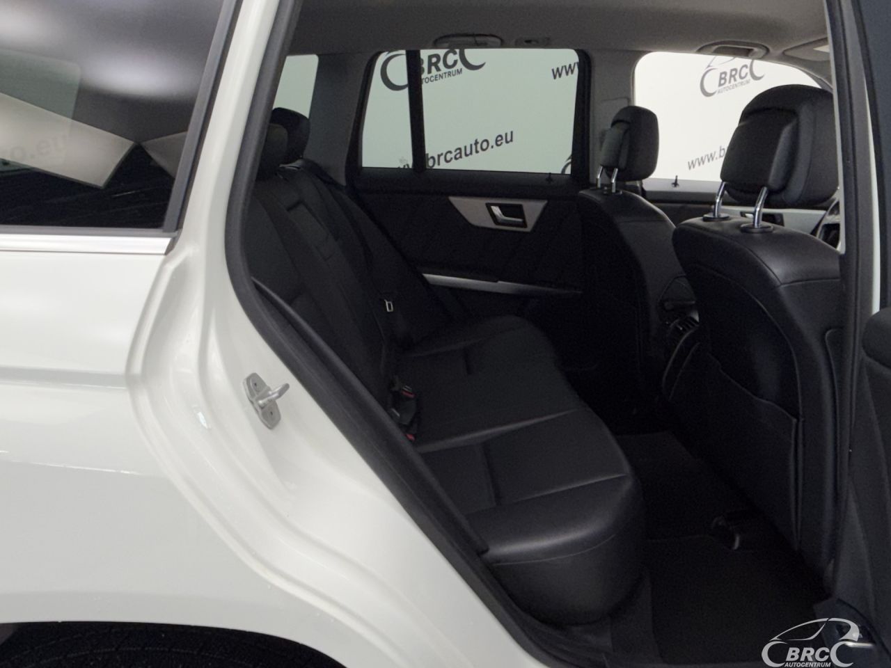 Mercedes-Benz GLK350 | 8