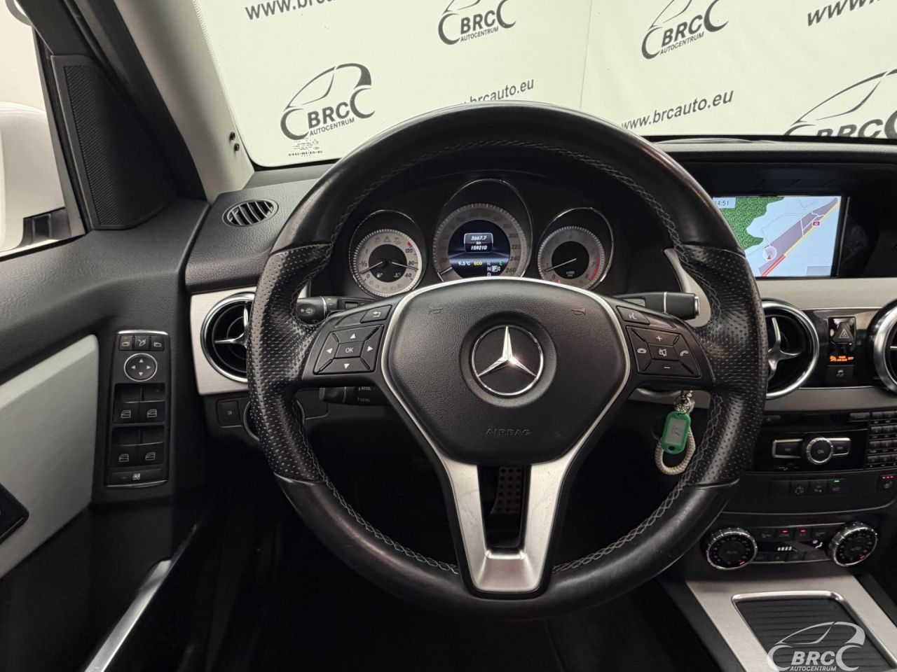 Mercedes-Benz GLK350 | 26