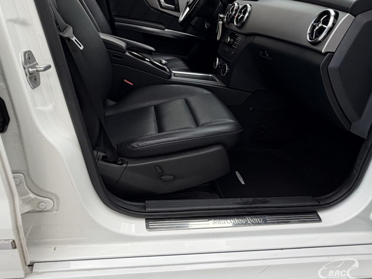 Mercedes-Benz GLK350 | 5