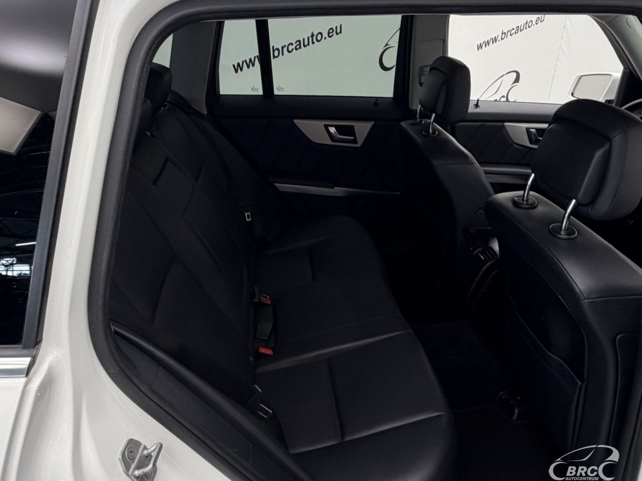 Mercedes-Benz GLK350 | 9