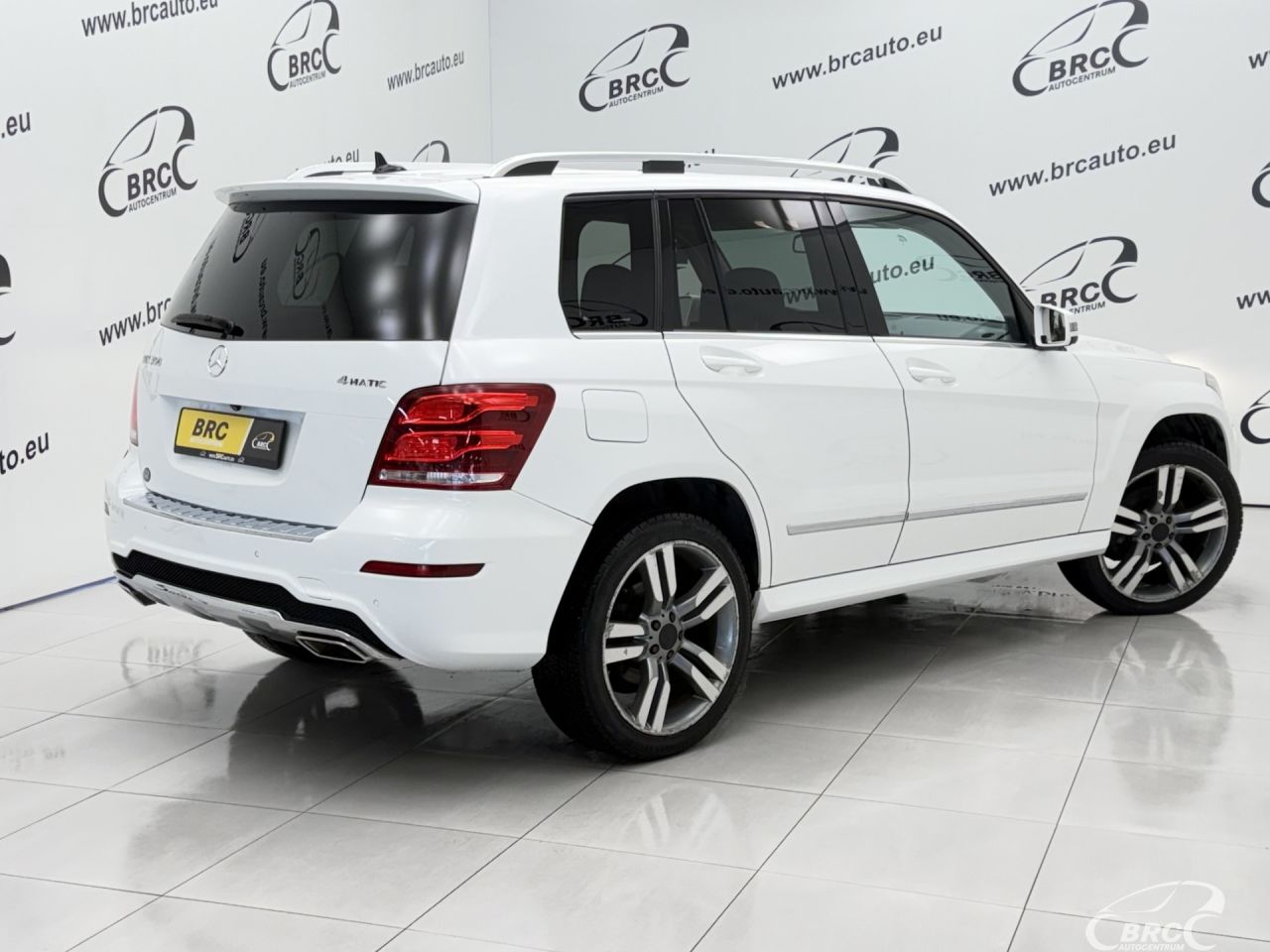 Mercedes-Benz GLK350 | 1