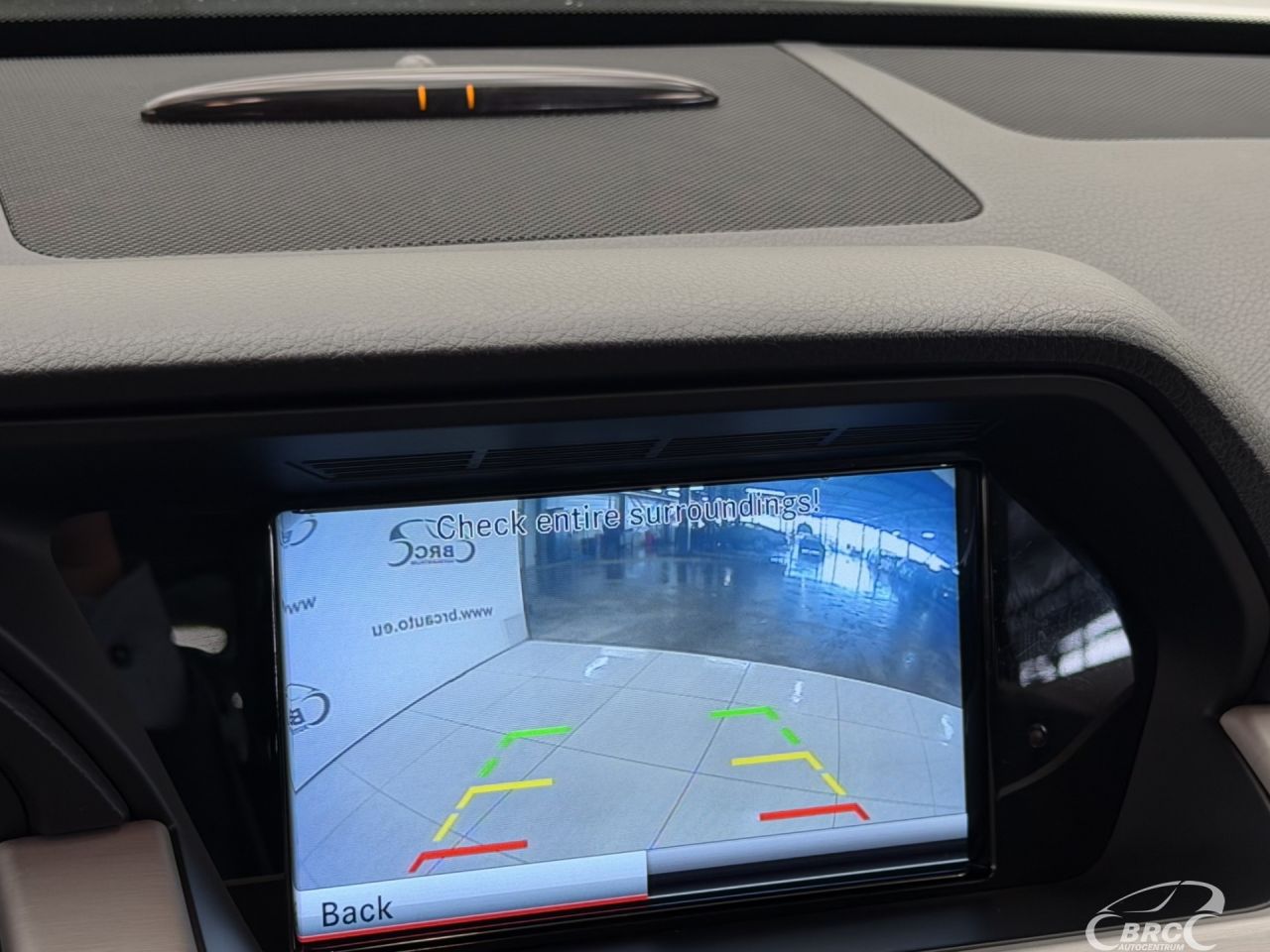 Mercedes-Benz GLK350 | 32