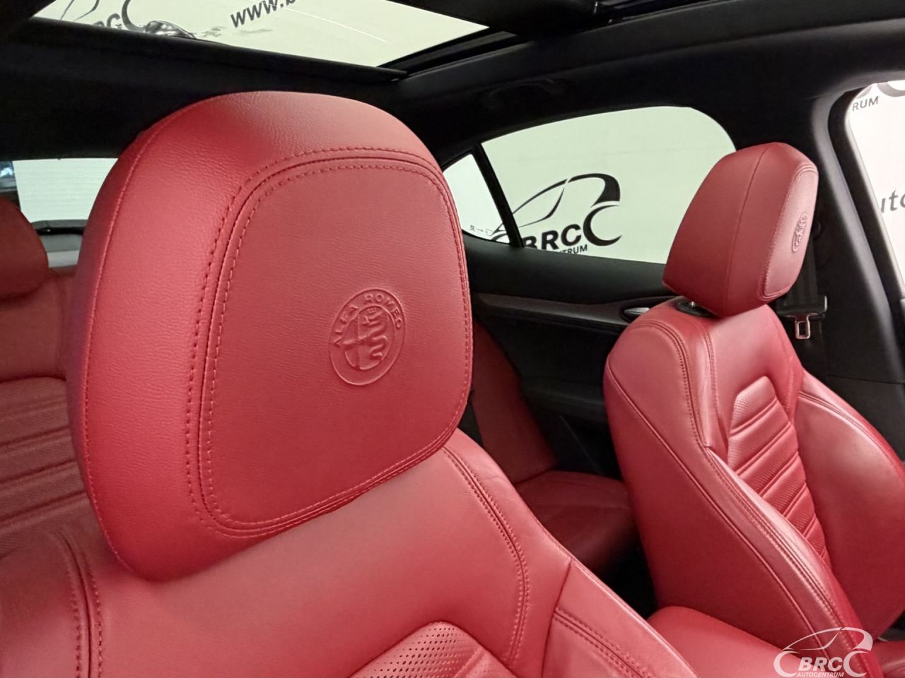 Alfa Romeo Stelvio | 7