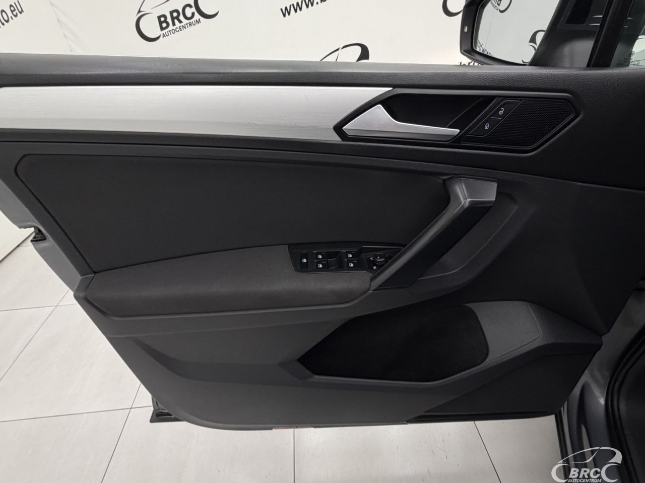 Volkswagen Tiguan | 19